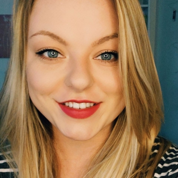 Meet your Posher, Jessica - Picture 1 of 1